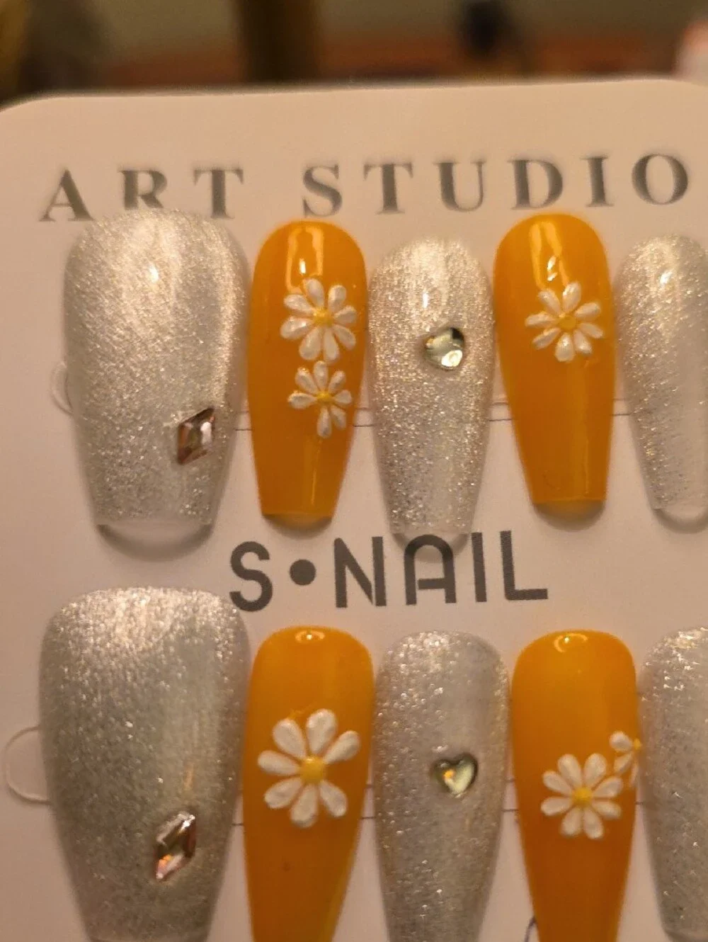 Yellow & Silver Daisy Press-On Nail Set Size Large